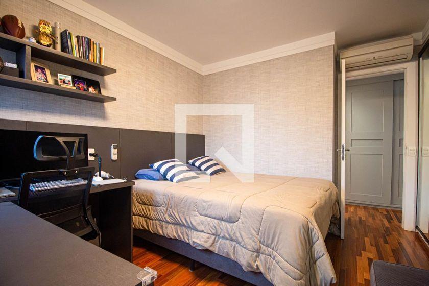 Apartamento à Venda – Chácara Santo Antonio, 3 Quartos, 210 m² – São Paulo