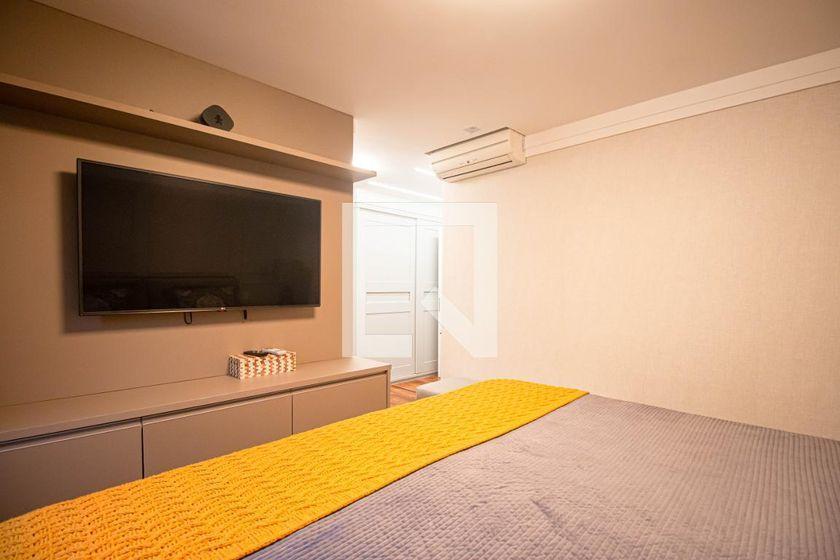 Apartamento à Venda – Chácara Santo Antonio, 3 Quartos, 210 m² – São Paulo