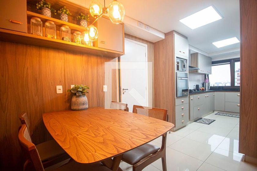 Apartamento à Venda – Chácara Santo Antonio, 3 Quartos, 210 m² – São Paulo
