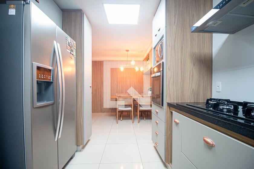 Apartamento à Venda – Chácara Santo Antonio, 3 Quartos, 210 m² – São Paulo