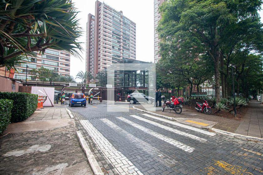Apartamento à Venda – Chácara Santo Antonio, 3 Quartos, 210 m² – São Paulo
