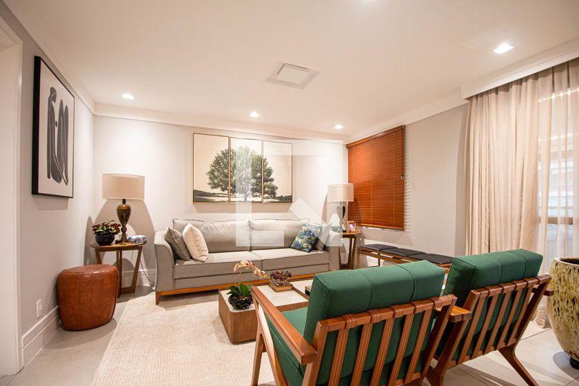 Apartamento à Venda – Chácara Santo Antonio, 3 Quartos, 210 m² – São Paulo