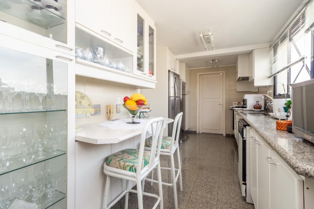 Funcional apartamento tipo para locação em Moema com 4 quartos, sendo 4 suítes, 198m² – remaxmonarca