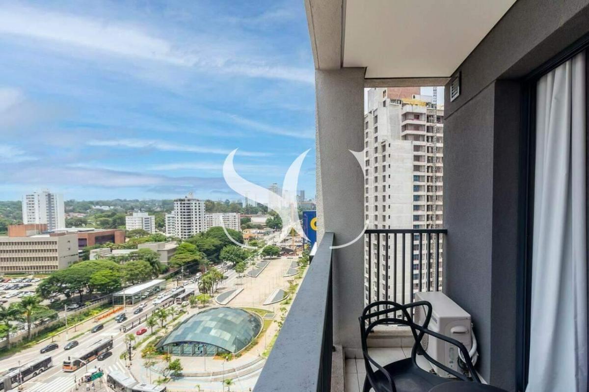 Vende-se STUDIO mobiliado em frente ao metrô Brooklin em São Paulo