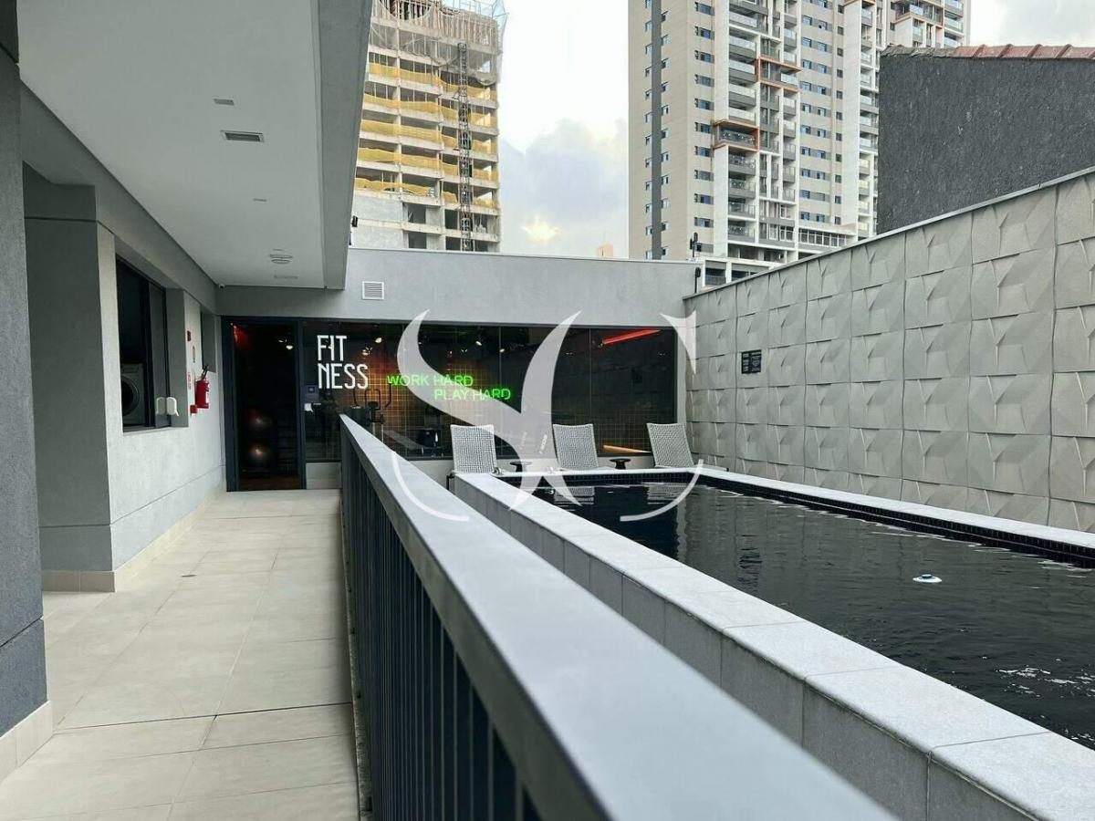 Vende-se STUDIO mobiliado em frente ao metrô Brooklin em São Paulo