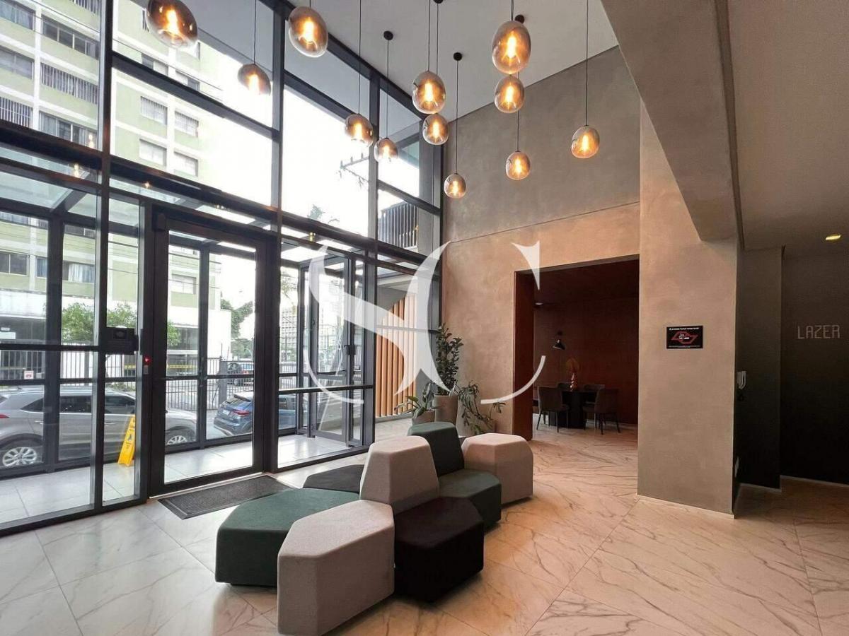 Vende-se STUDIO mobiliado em frente ao metrô Brooklin em São Paulo