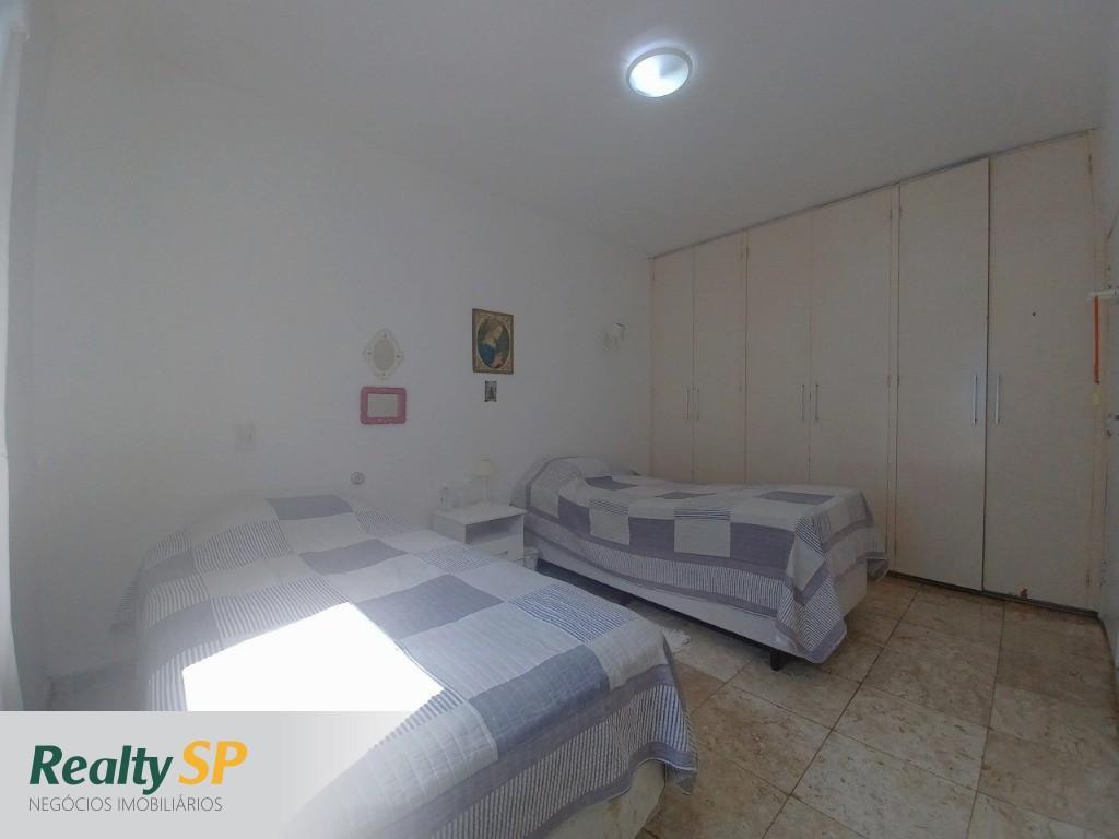 MORUMBI 96m² /JD LONDRINA/ 2 DORMS./ EDÍCULA NOS FUNDOS / TER. 205m² / 2 VAGS.