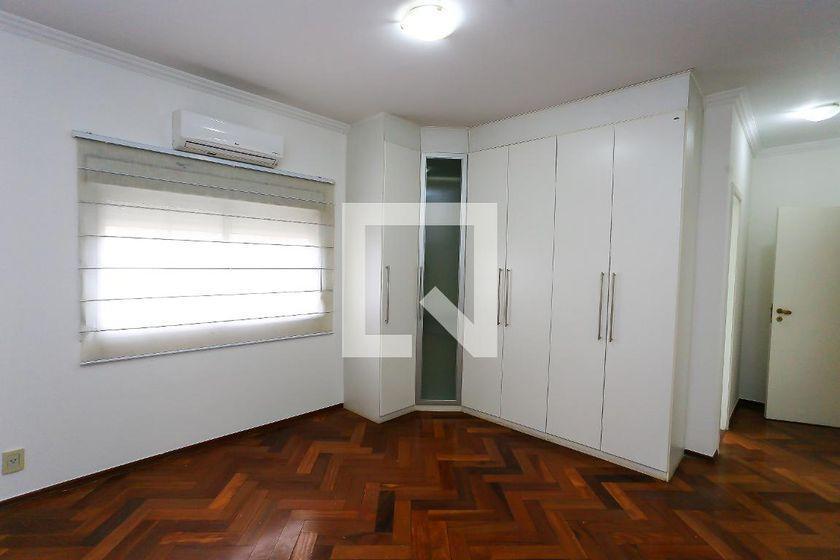 Casa à Venda – Morumbi, 4 Quartos, 569 m² – São Paulo