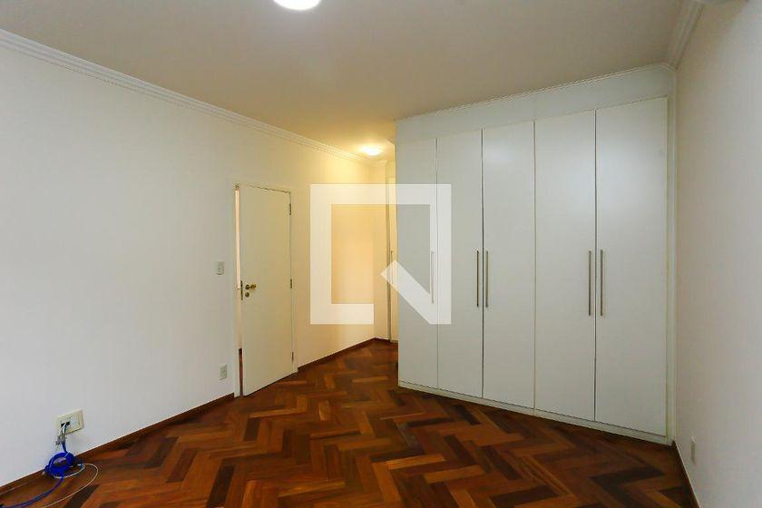 Casa à Venda – Morumbi, 4 Quartos, 569 m² – São Paulo