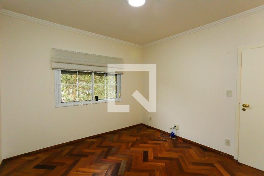 Casa à Venda – Morumbi, 4 Quartos, 569 m² – São Paulo