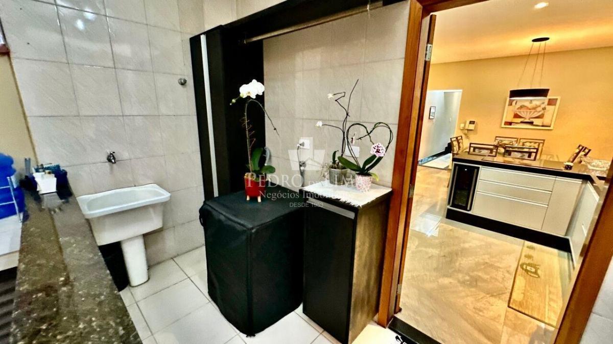 Sobrado frontal 3 Quartos, 1 Suite e 3 Vagas/ Penha