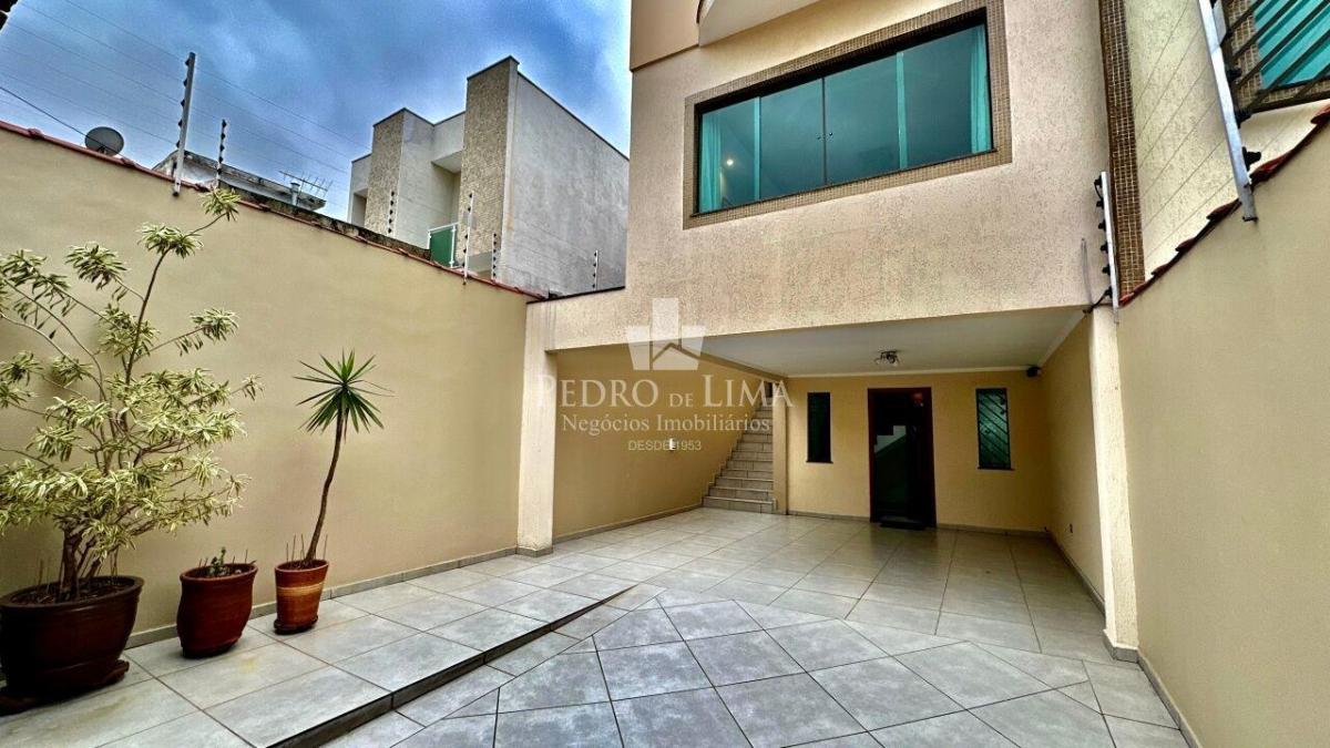 Sobrado frontal 3 Quartos, 1 Suite e 3 Vagas/ Penha