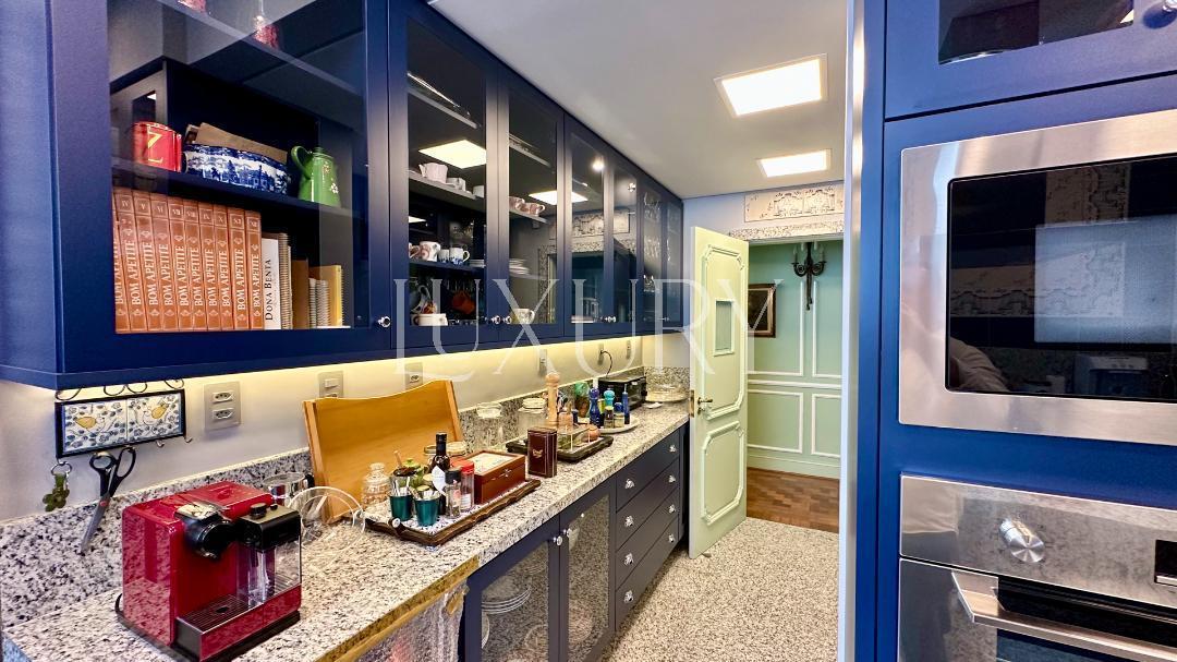 Vista incrível ao lado do Clube Paulistano. Rua Cristovão Diniz. Apartamento com 380 m², 4 quartos s