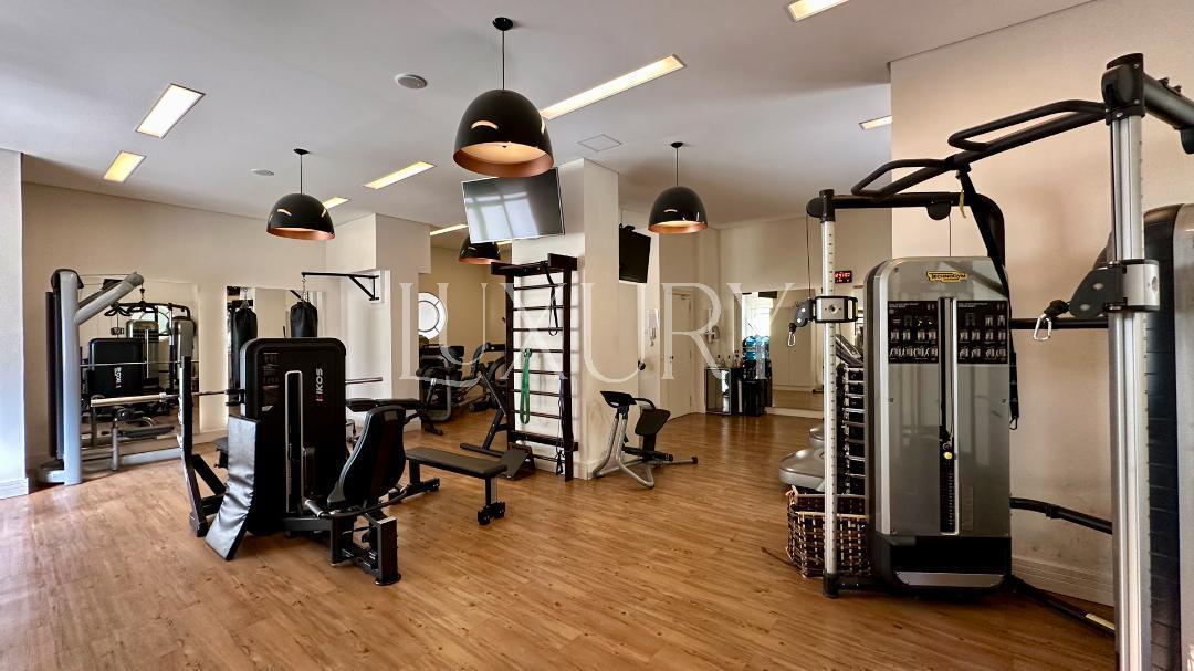 Vista incrível ao lado do Clube Paulistano. Rua Cristovão Diniz. Apartamento com 380 m², 4 quartos s