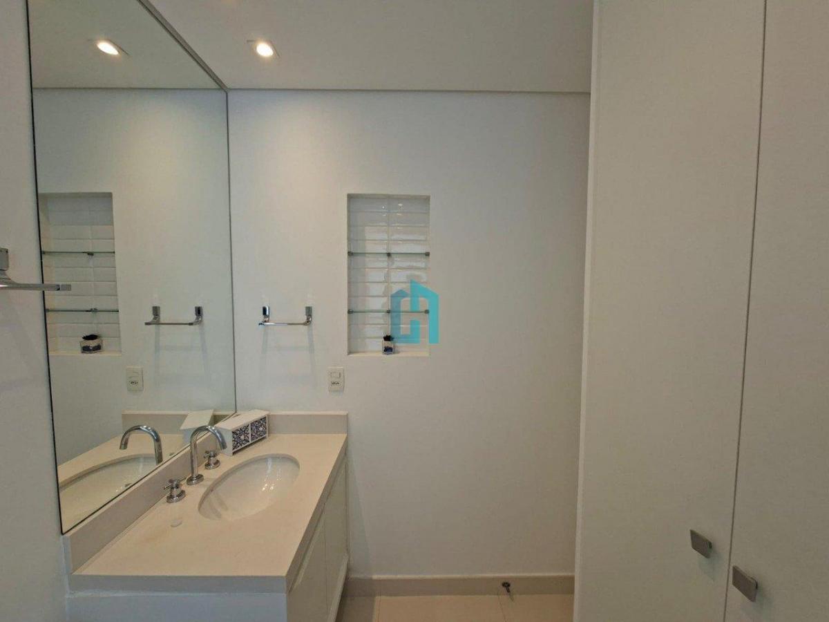 Apartamento Reformado para Aluguel em Moema