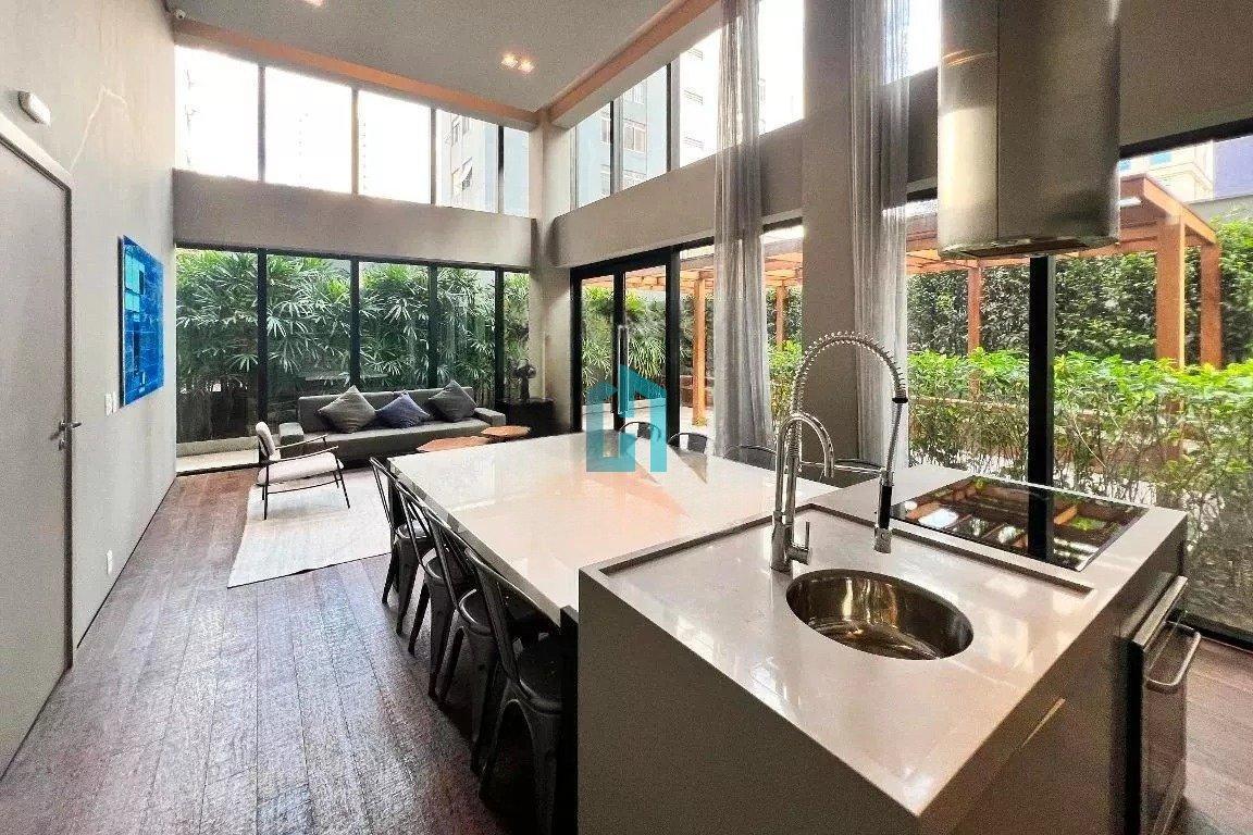 Apartamento Reformado para Aluguel em Moema