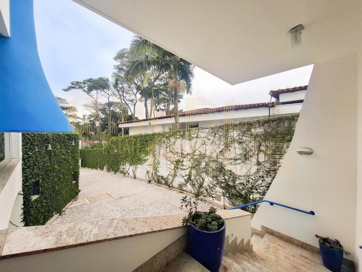 Casa em condomínio para venda e locação no Jardim Cordeiro | 4 quartos / 4 suítes