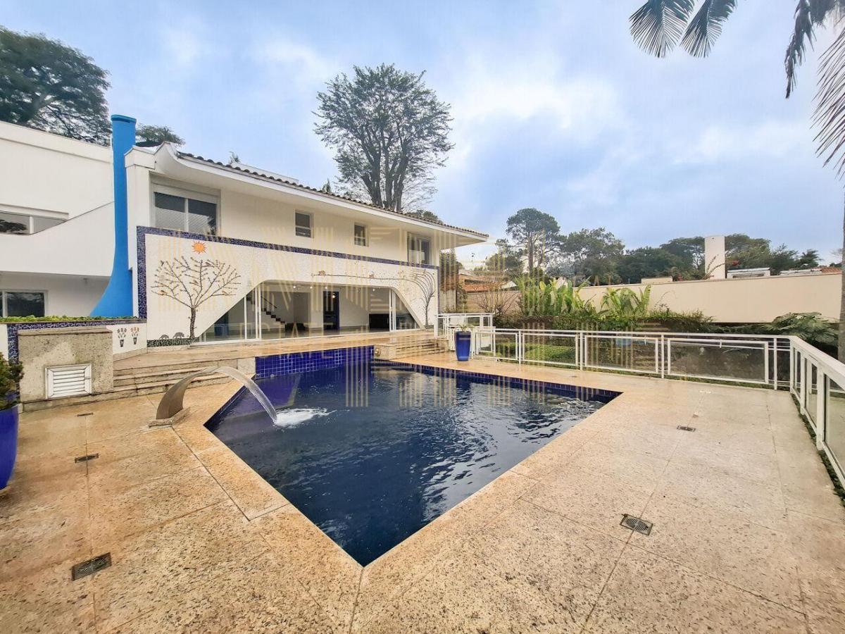 Casa em condomínio para venda e locação no Jardim Cordeiro | 4 quartos / 4 suítes