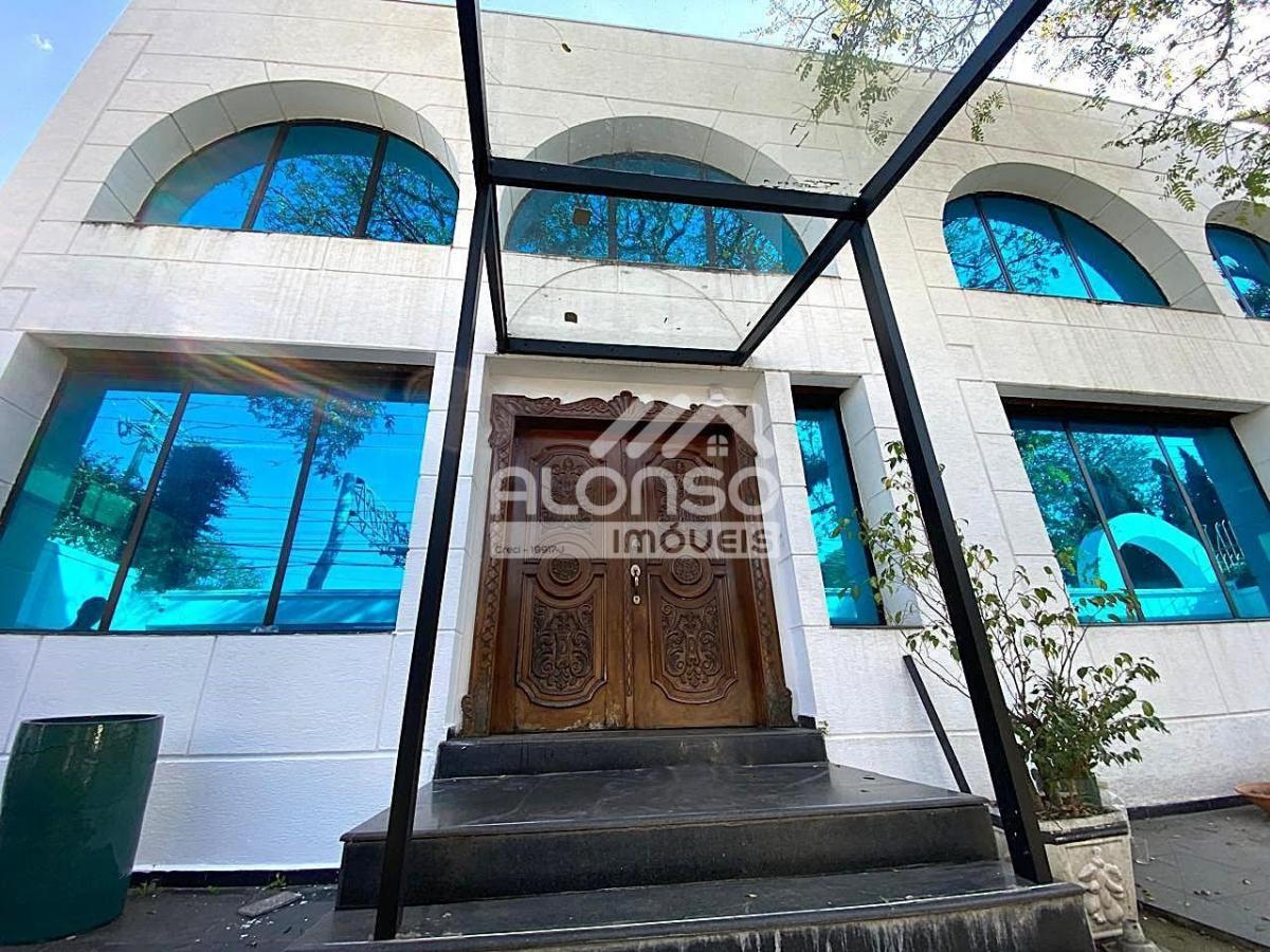 CASA COMERCIAL DE ALTO PADRÃO – Aluga – 1.250m² no Jockey – Butantã