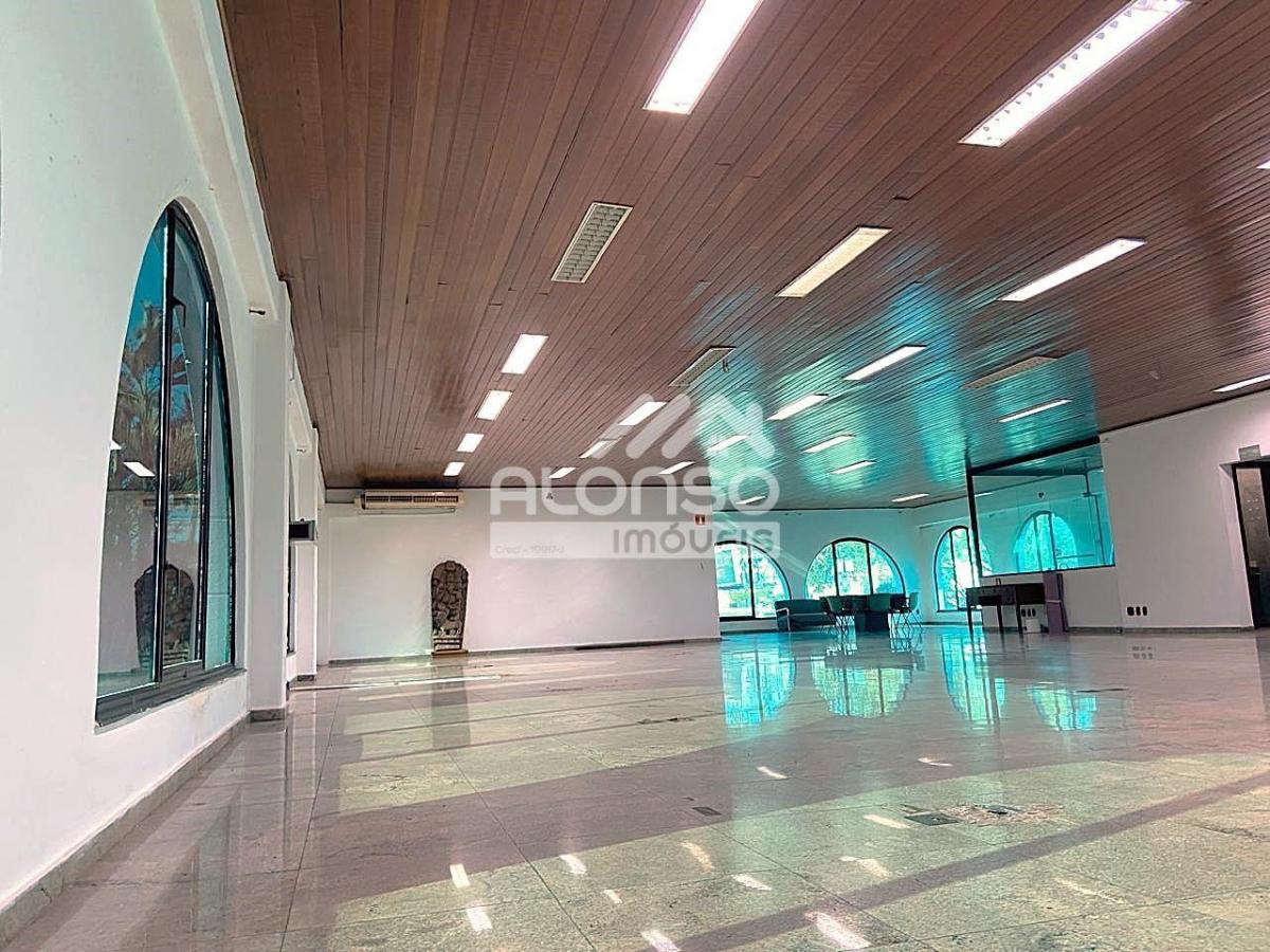 CASA COMERCIAL DE ALTO PADRÃO – Aluga – 1.250m² no Jockey – Butantã