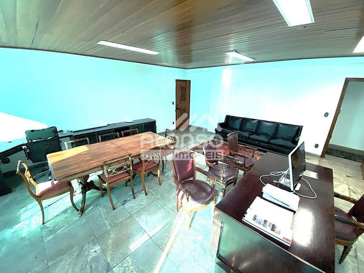 CASA COMERCIAL DE ALTO PADRÃO – Aluga – 1.250m² no Jockey – Butantã