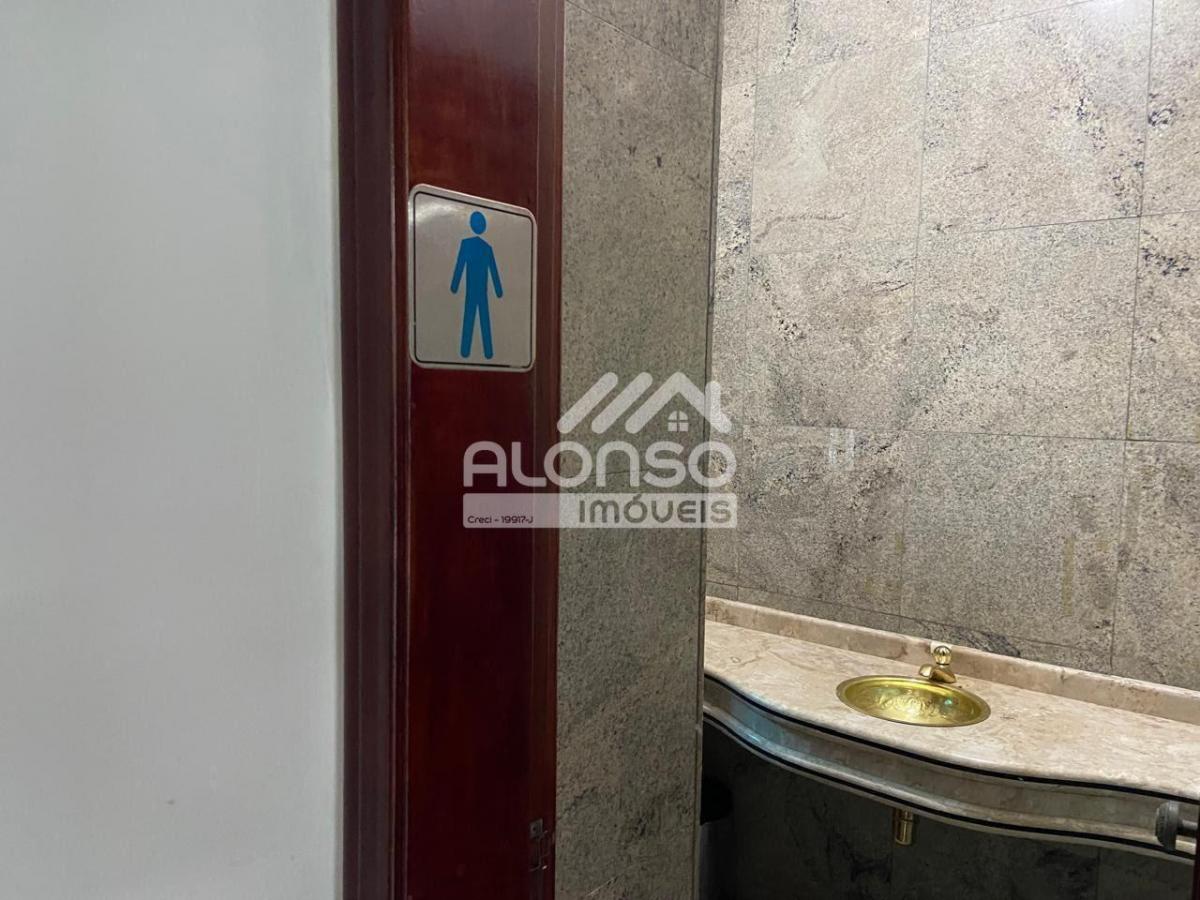 CASA COMERCIAL DE ALTO PADRÃO – Aluga – 1.250m² no Jockey – Butantã