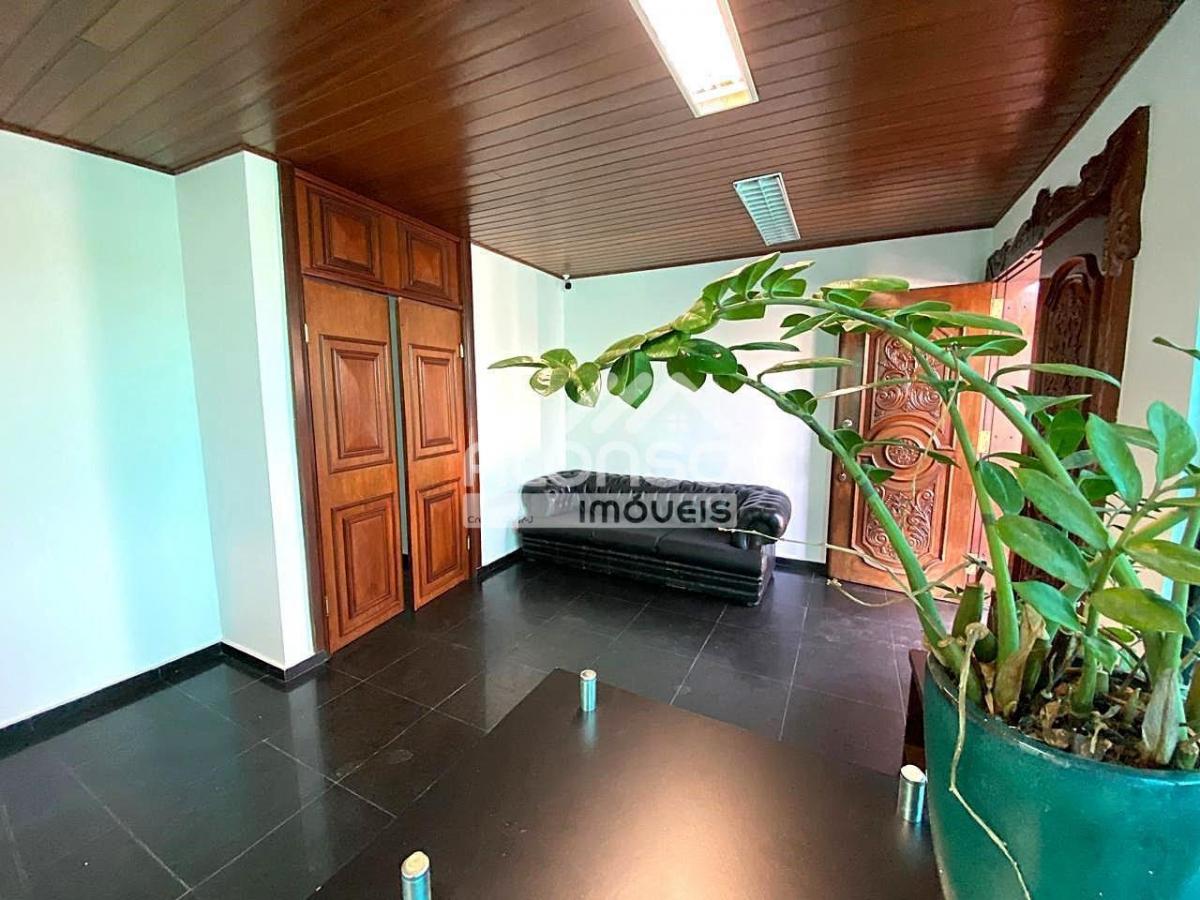 CASA COMERCIAL DE ALTO PADRÃO – Aluga – 1.250m² no Jockey – Butantã