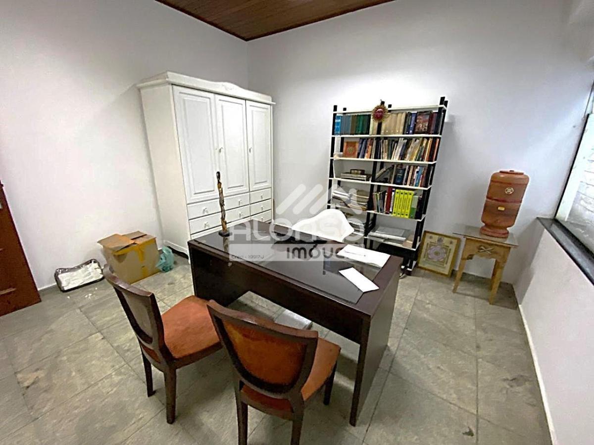 CASA COMERCIAL DE ALTO PADRÃO – Aluga – 1.250m² no Jockey – Butantã