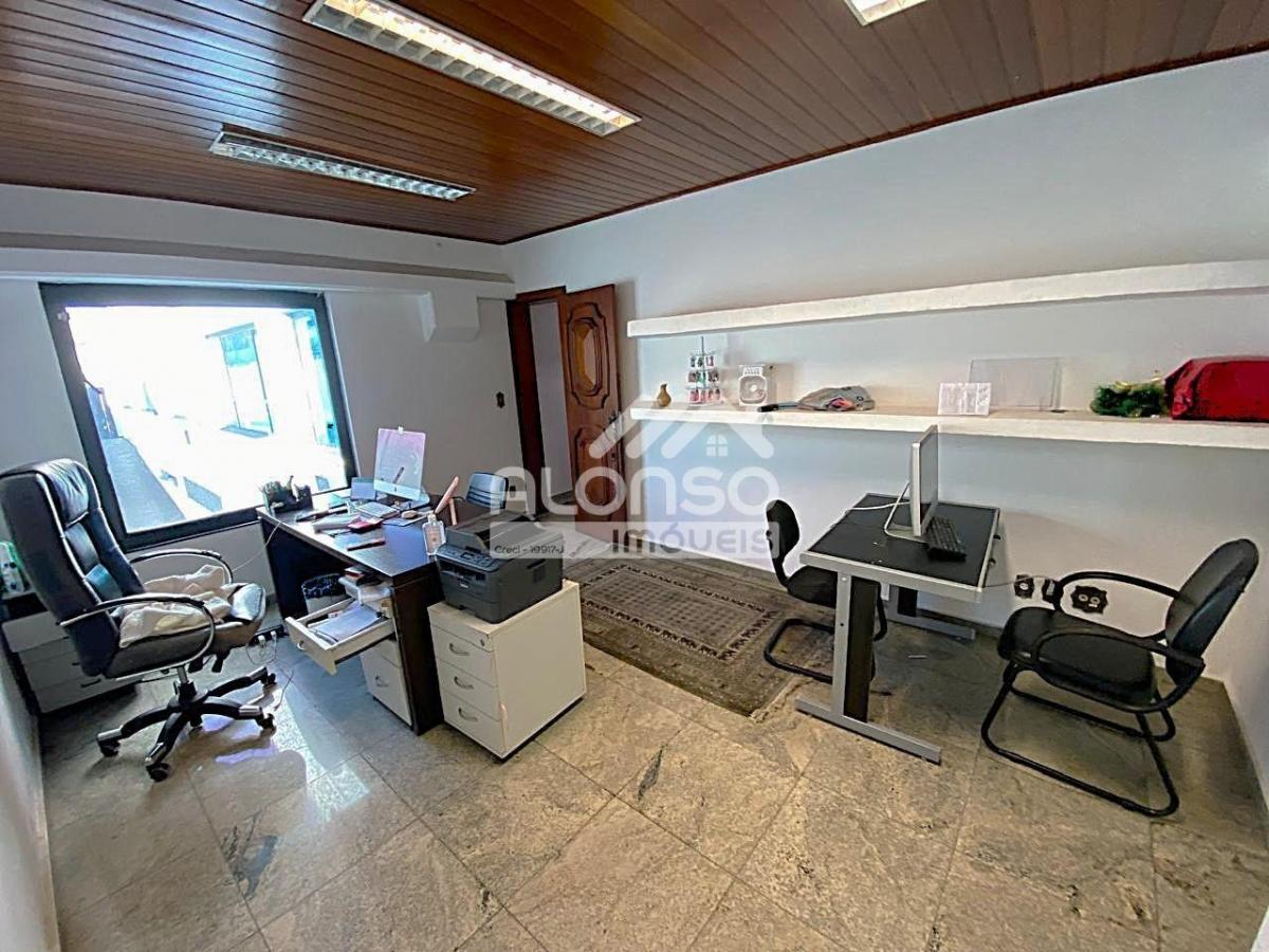 CASA COMERCIAL DE ALTO PADRÃO – Aluga – 1.250m² no Jockey – Butantã