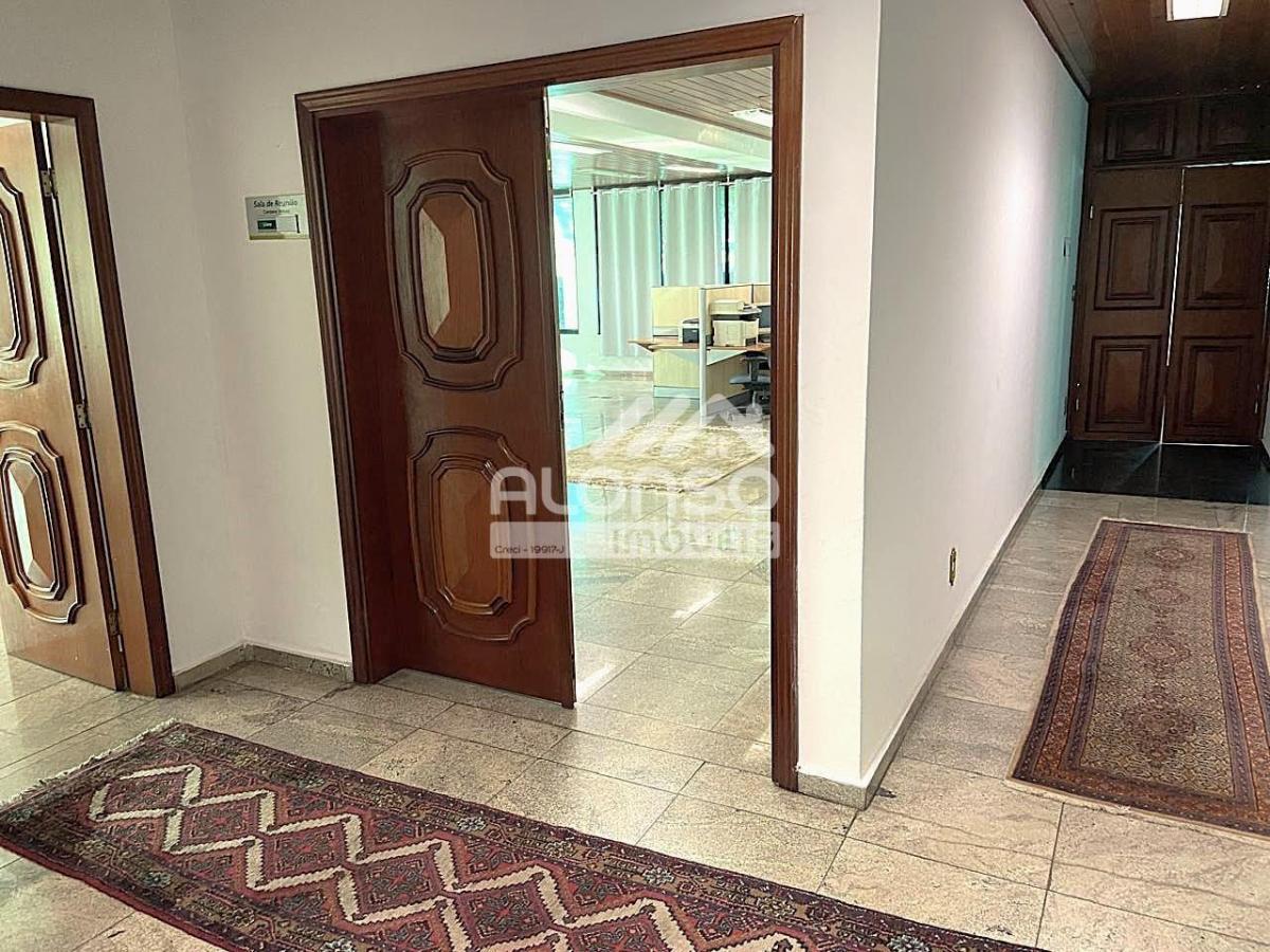 CASA COMERCIAL DE ALTO PADRÃO – Aluga – 1.250m² no Jockey – Butantã
