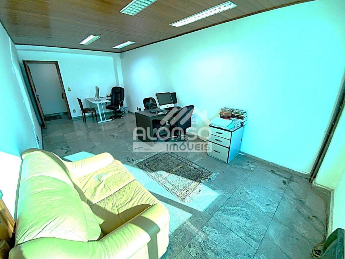 CASA COMERCIAL DE ALTO PADRÃO – Aluga – 1.250m² no Jockey – Butantã