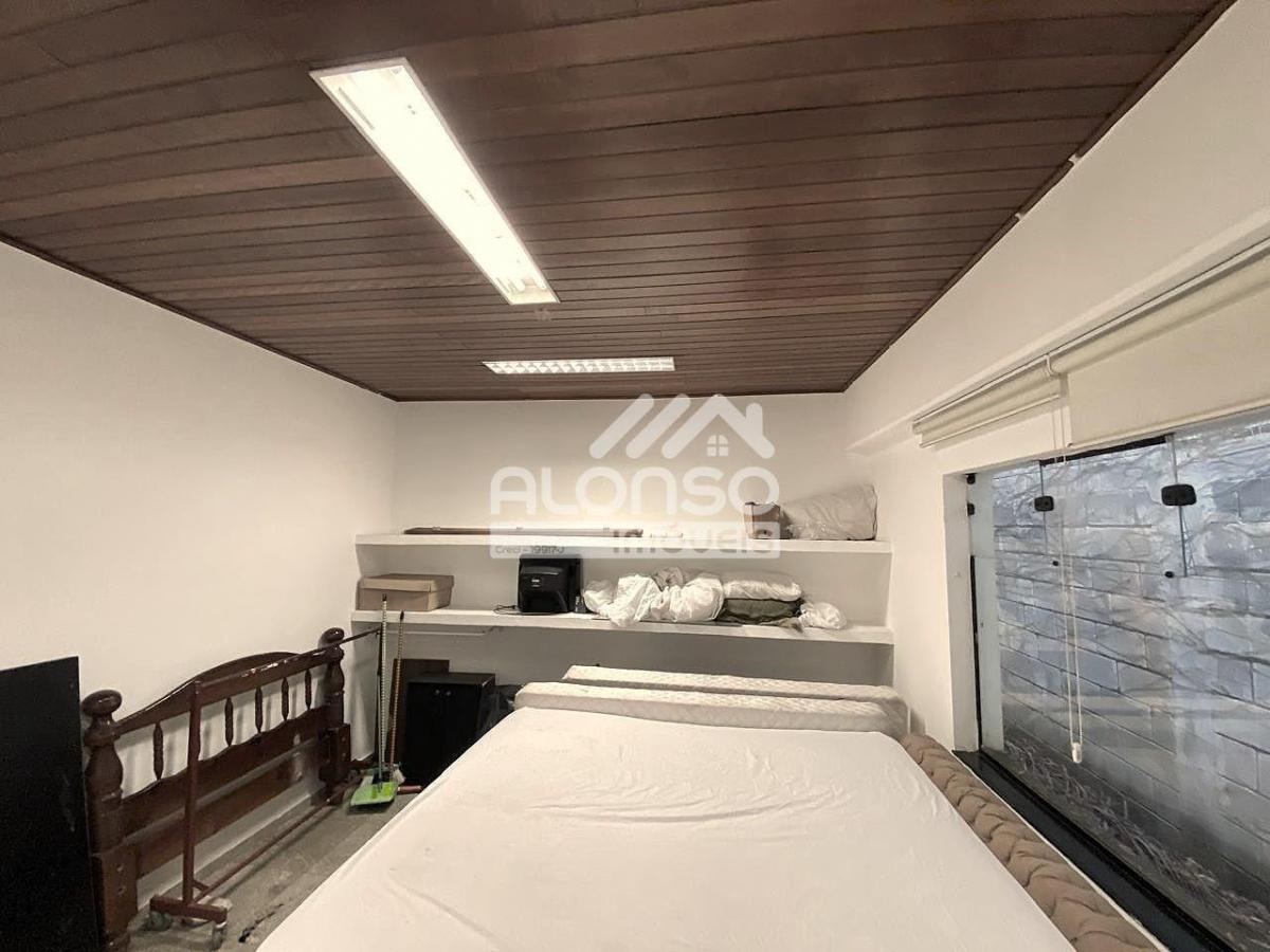 CASA COMERCIAL DE ALTO PADRÃO – Aluga – 1.250m² no Jockey – Butantã