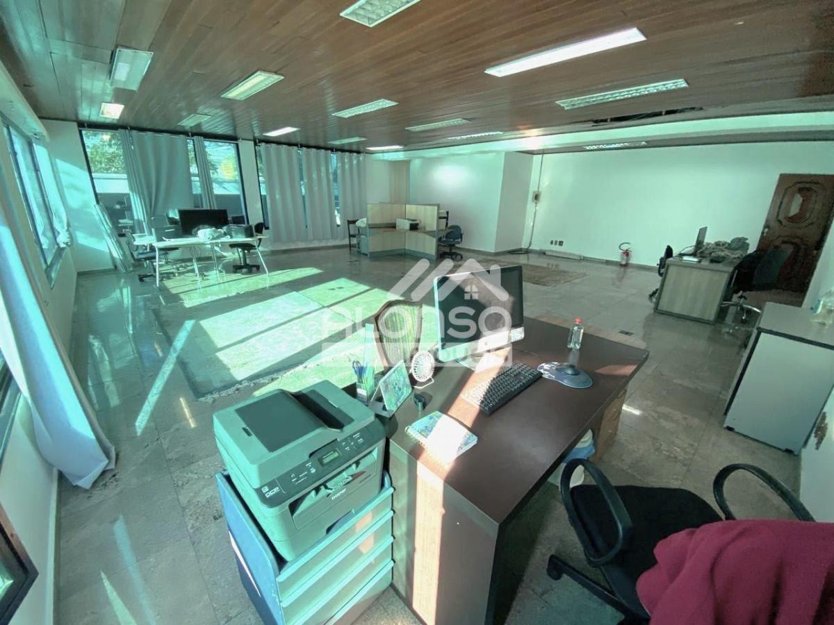 CASA COMERCIAL DE ALTO PADRÃO – Aluga – 1.250m² no Jockey – Butantã