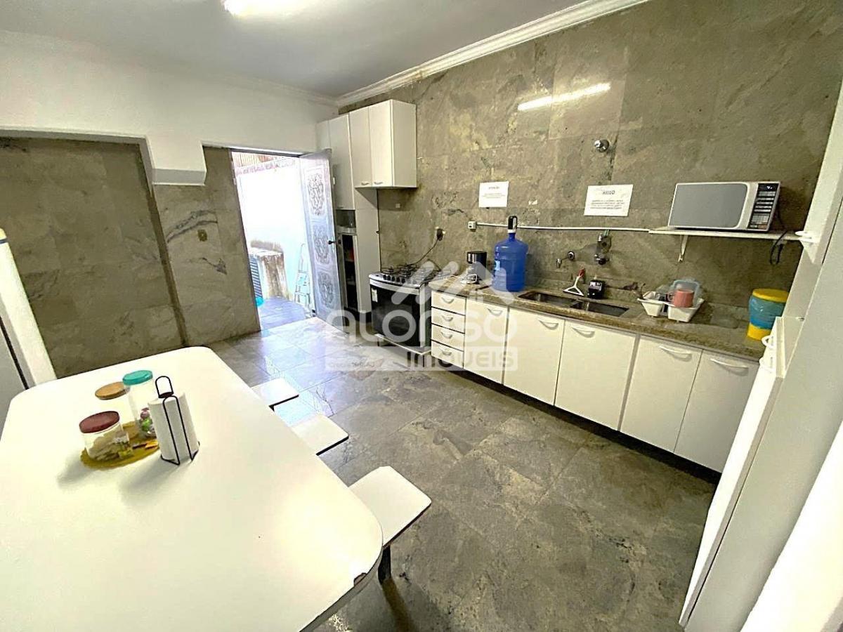 CASA COMERCIAL DE ALTO PADRÃO – Aluga – 1.250m² no Jockey – Butantã