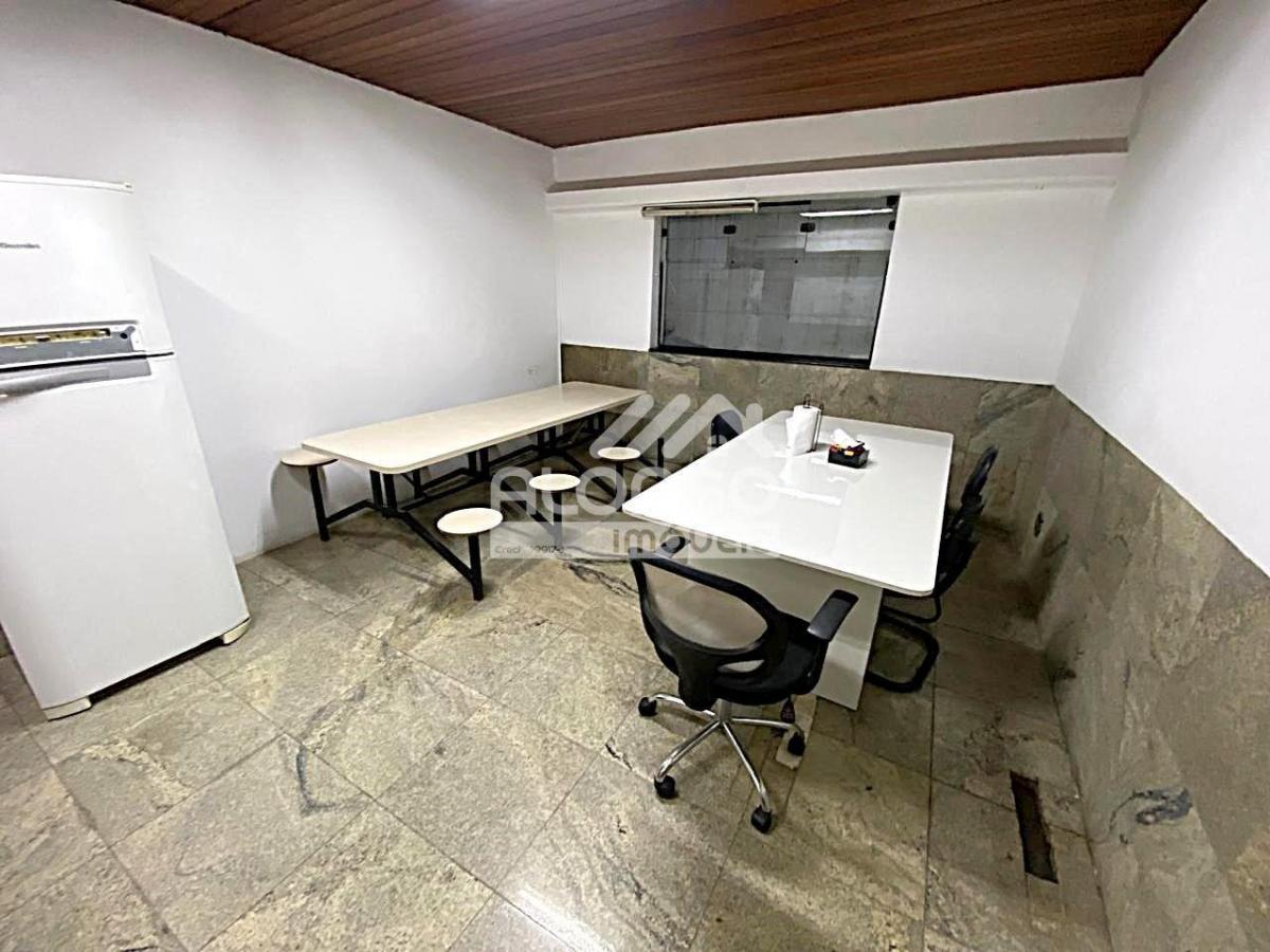 CASA COMERCIAL DE ALTO PADRÃO – Aluga – 1.250m² no Jockey – Butantã