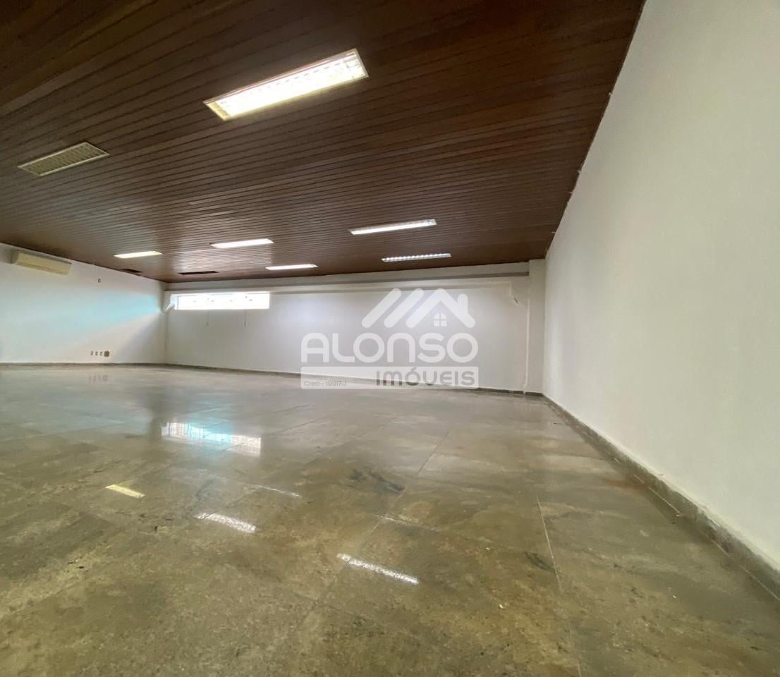 CASA COMERCIAL DE ALTO PADRÃO – Aluga – 1.250m² no Jockey – Butantã