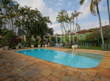 Casa para locação no Brooklin Paulista. 1500 m² T, 800 AC. 4 quartos (3 suítes). 6 vagas