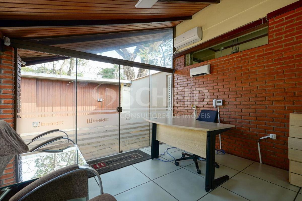 Casa para locação no Brooklin Paulista. 1500 m² T, 800 AC. 4 quartos (3 suítes). 6 vagas