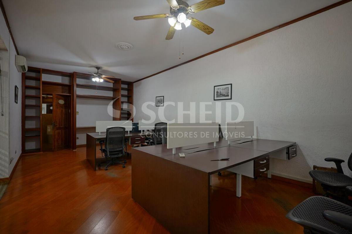 Casa para locação no Brooklin Paulista. 1500 m² T, 800 AC. 4 quartos (3 suítes). 6 vagas