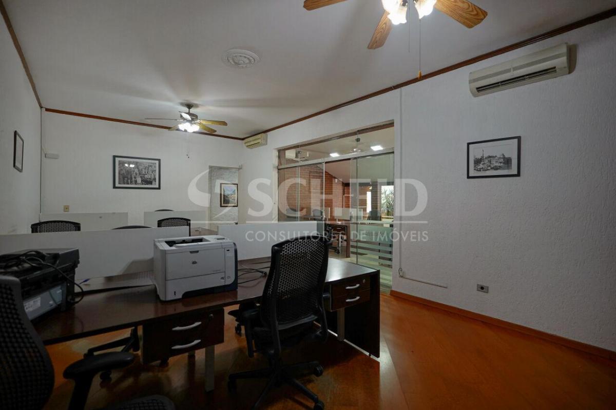 Casa para locação no Brooklin Paulista. 1500 m² T, 800 AC. 4 quartos (3 suítes). 6 vagas