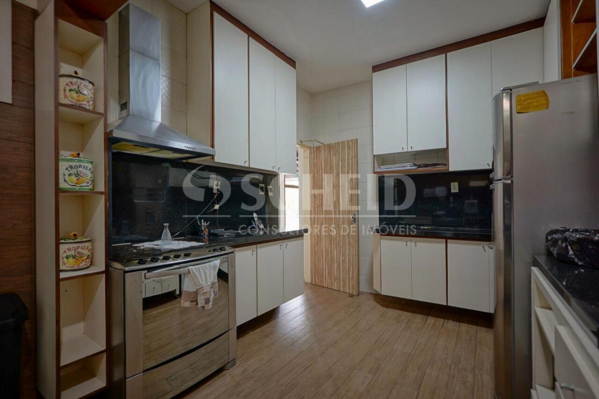 Casa para locação no Brooklin Paulista. 1500 m² T, 800 AC. 4 quartos (3 suítes). 6 vagas