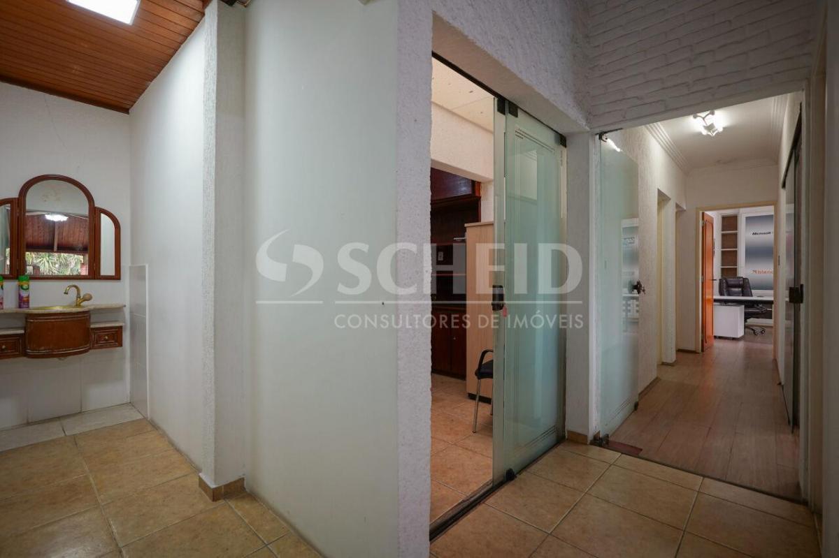 Casa para locação no Brooklin Paulista. 1500 m² T, 800 AC. 4 quartos (3 suítes). 6 vagas