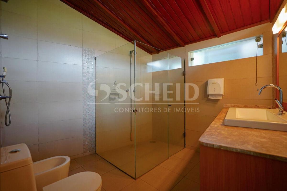 Casa para locação no Brooklin Paulista. 1500 m² T, 800 AC. 4 quartos (3 suítes). 6 vagas