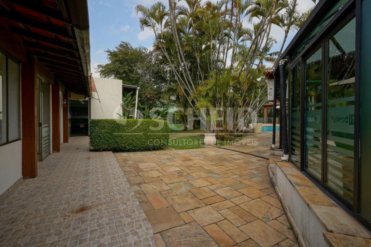 Casa para locação no Brooklin Paulista. 1500 m² T, 800 AC. 4 quartos (3 suítes). 6 vagas