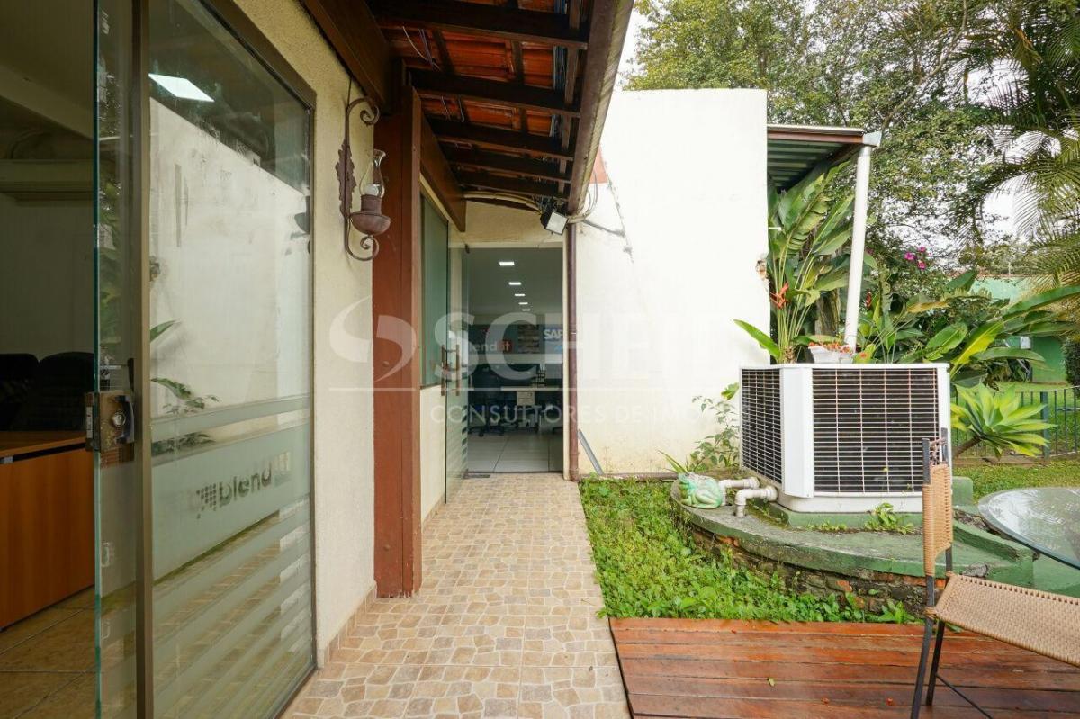 Casa para locação no Brooklin Paulista. 1500 m² T, 800 AC. 4 quartos (3 suítes). 6 vagas