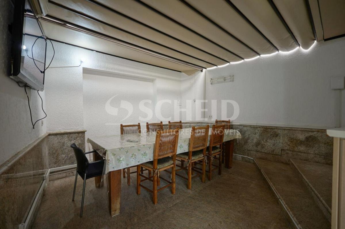 Casa para locação no Brooklin Paulista. 1500 m² T, 800 AC. 4 quartos (3 suítes). 6 vagas