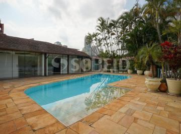 Casa para locação no Brooklin Paulista. 1500 m² T, 800 AC. 4 quartos (3 suítes). 6 vagas