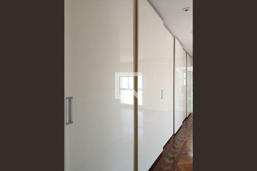 Apartamento à Venda – Jardim Paulista, 3 Quartos, 230 m² – São Paulo