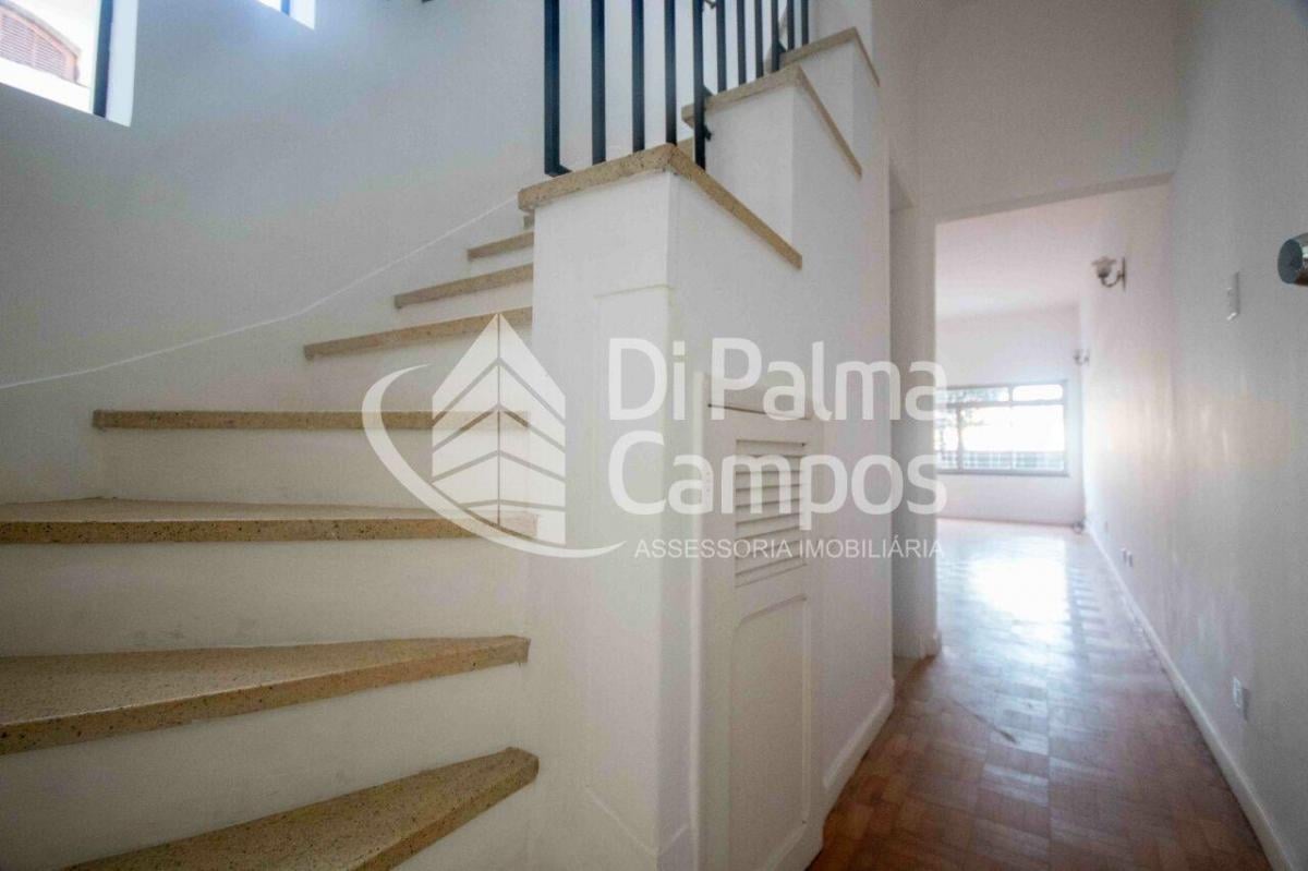 Casa residencial de 237,74m² com 3 quartos e vagas para alugar no bairro da Vila Mariana