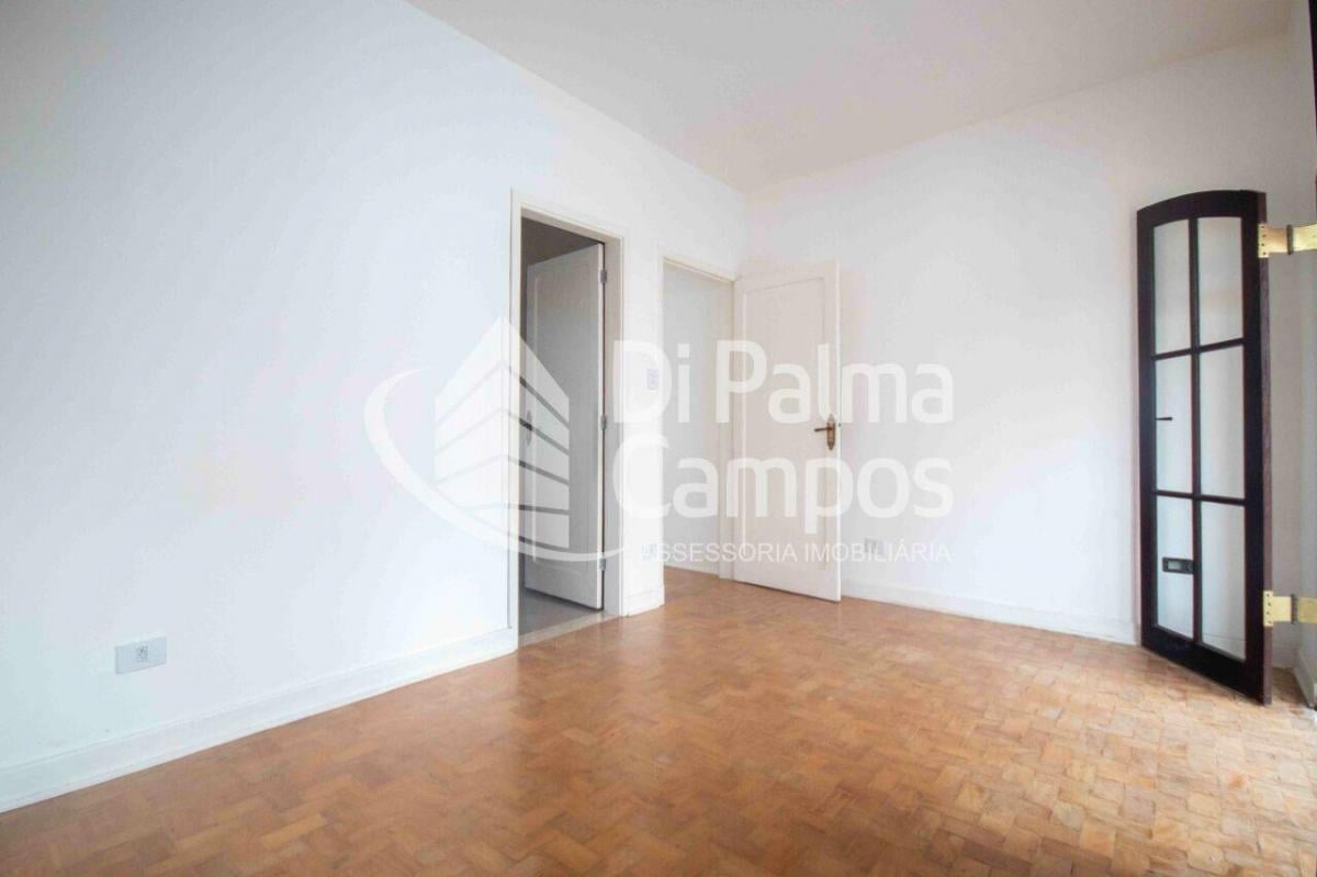 Casa residencial de 237,74m² com 3 quartos e vagas para alugar no bairro da Vila Mariana